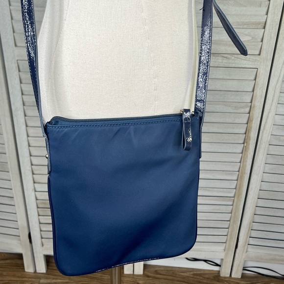 TOMMY HILFIGER Crossbody Bag Navy Blue w Red Accents-OS - Picture 6 of 10